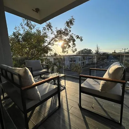 Magnificent Flat With Shared Pool In Apartment Milas