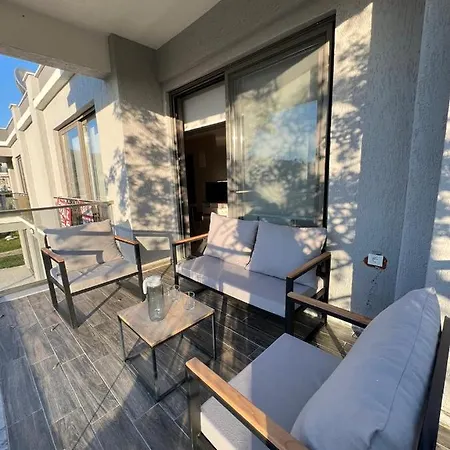 Magnificent Flat With Shared Pool In *