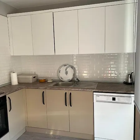 Apartment Magnificent Flat With Shared Pool In