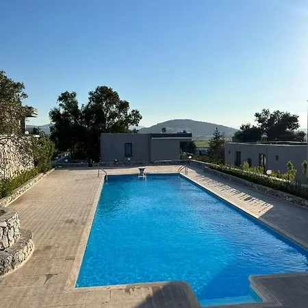 Magnificent Flat With Shared Pool In Appartamento Milas